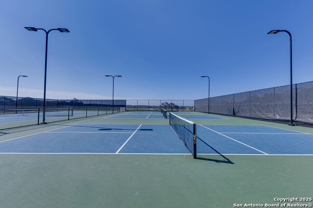 Listing photo id 30 for 528 Rosemary Ridge