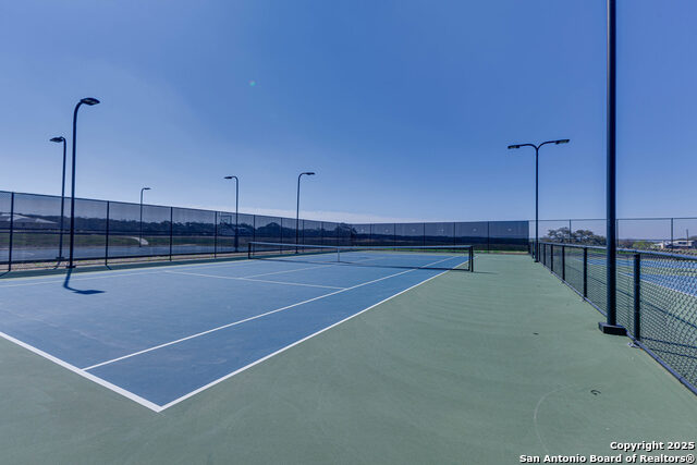 Listing photo id 32 for 528 Rosemary Ridge