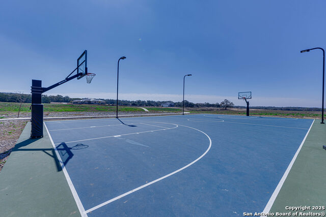 Listing photo id 36 for 528 Rosemary Ridge