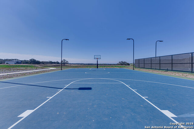 Listing photo id 37 for 528 Rosemary Ridge