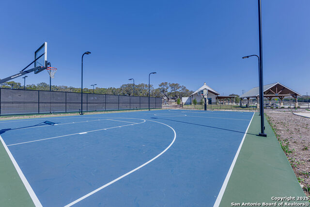 Listing photo id 38 for 528 Rosemary Ridge