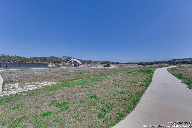 Listing photo id 40 for 528 Rosemary Ridge