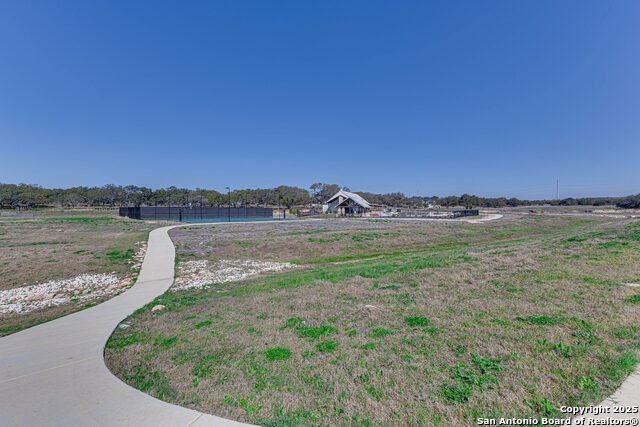 Listing photo id 41 for 528 Rosemary Ridge