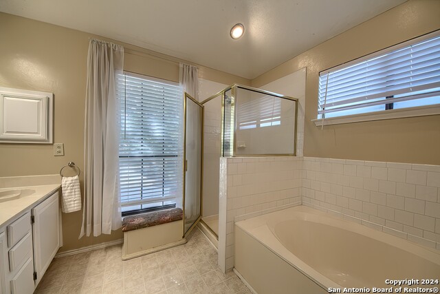 Image 7 of 26 For 1030 Hedgestone