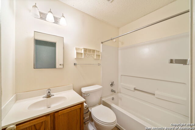 Image 12 of 15 For 13503 Auburn Oaks