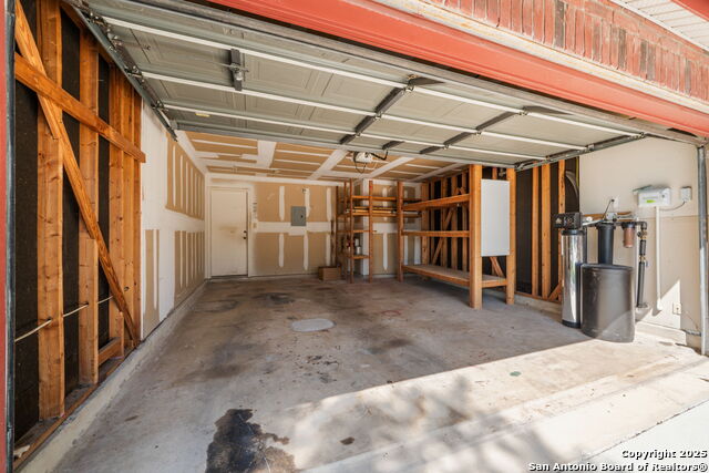 Image 14 of 15 For 13503 Auburn Oaks