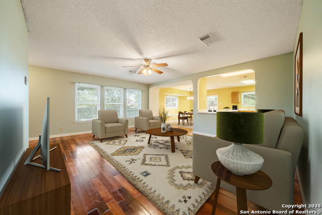 Image 3 of 15 For 13503 Auburn Oaks