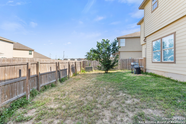 Listing photo id 12 for 3310 Dunlap