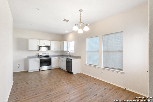 Listing photo id 2 for 3310 Dunlap