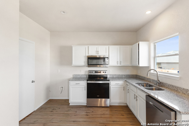 Listing photo id 3 for 3310 Dunlap