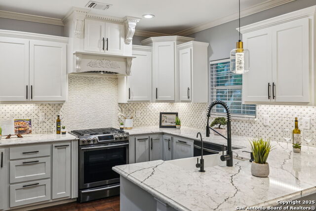 Image 16 of 62 For 14 Wayside Dr