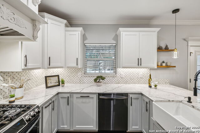 Image 17 of 62 For 14 Wayside Dr