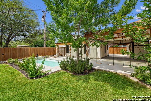 Image 41 of 62 For 14 Wayside Dr