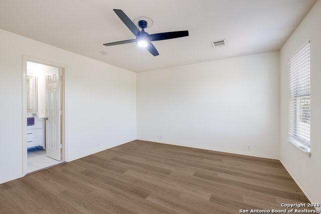 Listing photo id 16 for 10019 Buescher Ln