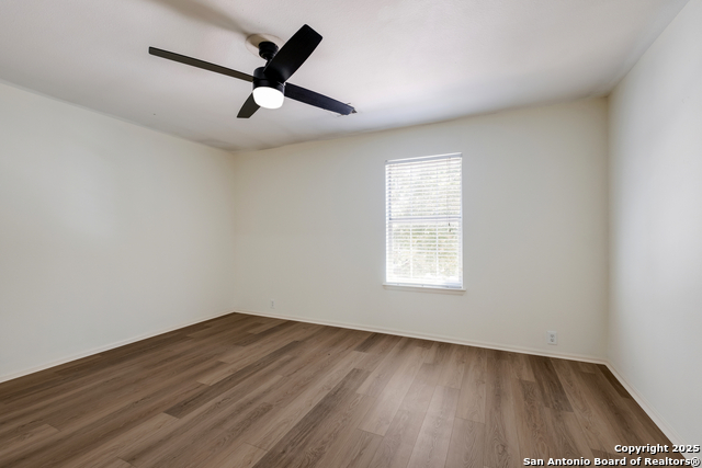 Listing photo id 17 for 10019 Buescher Ln