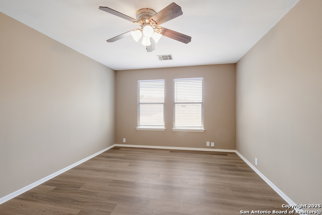 Listing photo id 20 for 10019 Buescher Ln