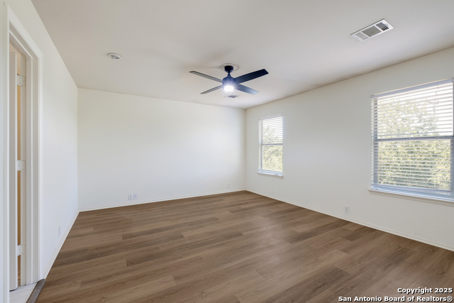Listing photo id 23 for 10019 Buescher Ln