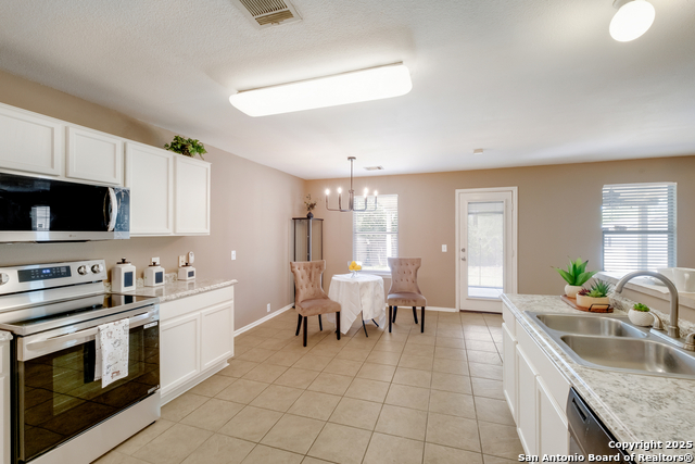 Listing photo id 3 for 10019 Buescher Ln