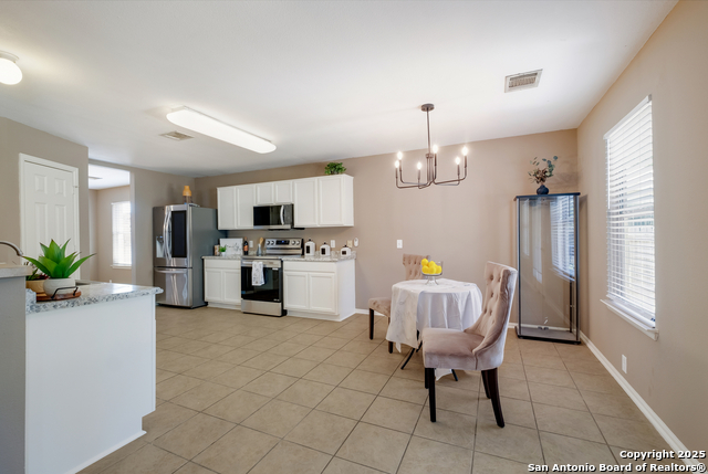 Listing photo id 6 for 10019 Buescher Ln