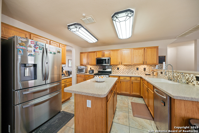 Image 14 of 43 For 15206 Redbird Manor