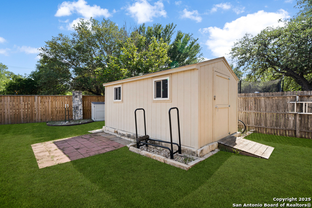 Image 40 of 43 For 15206 Redbird Manor
