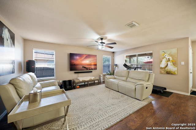 Image 9 of 43 For 15206 Redbird Manor