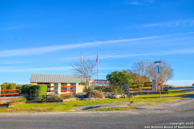 Listing photo id 47 for 132 Sunrise