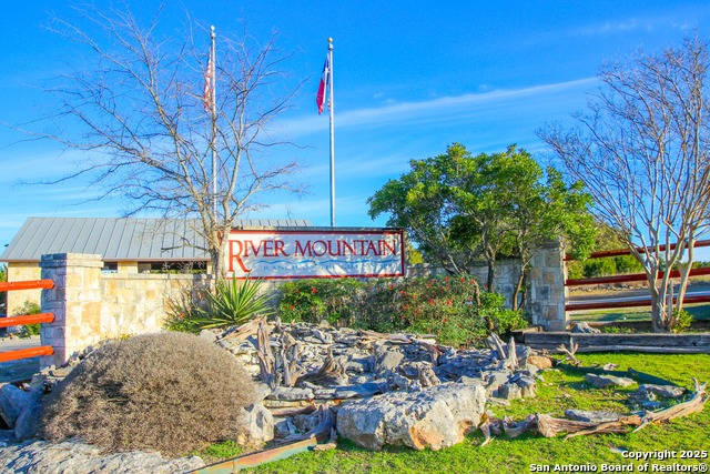 Listing photo id 48 for 132 Sunrise