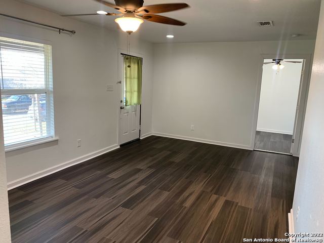 Image 4 of 26 For 319 Byrnes Dr