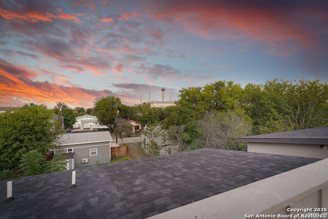 Image 21 of 25 For 511 Olive St S 102