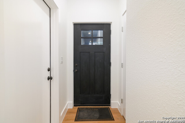 Image 4 of 25 For 511 Olive St S 102