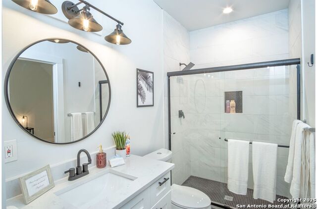 Image 10 of 17 For 1003 S Olive St  102