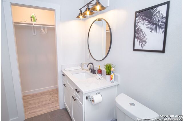Image 11 of 17 For 1003 S Olive St  102