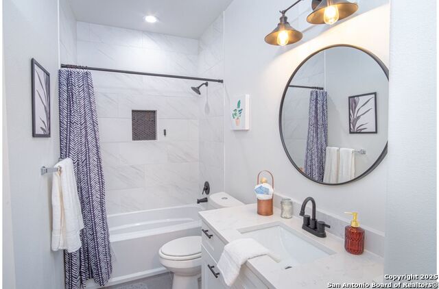 Image 17 of 17 For 1003 S Olive St  102