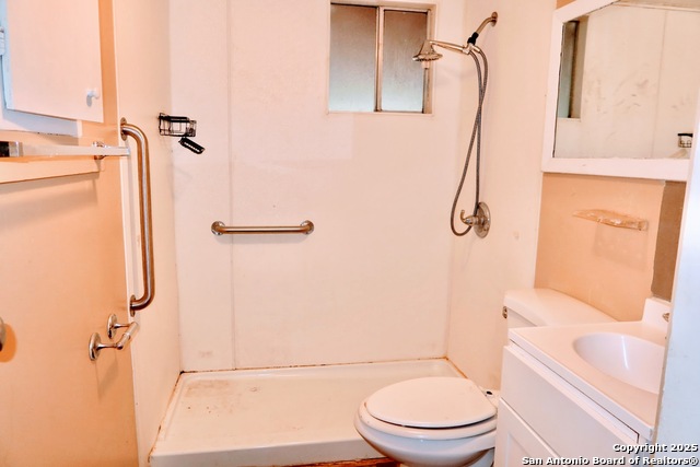 Listing photo id 16 for 316 W Colonial Pkwy