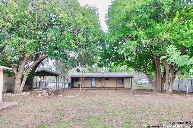 Listing photo id 18 for 316 W Colonial Pkwy