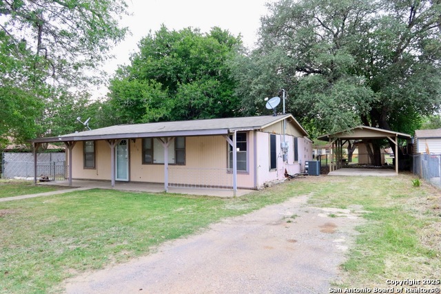 Listing photo id 2 for 316 W Colonial Pkwy