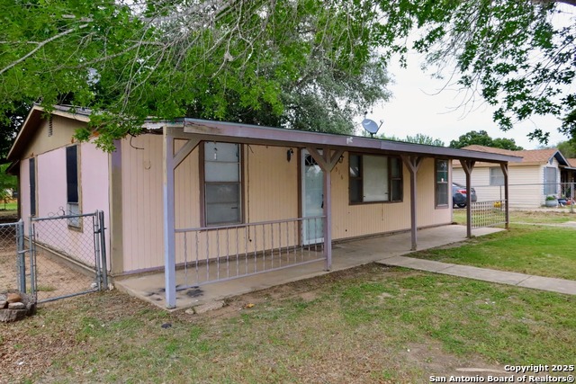Listing photo id 4 for 316 W Colonial Pkwy