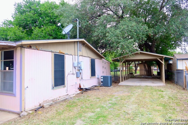Listing photo id 6 for 316 W Colonial Pkwy