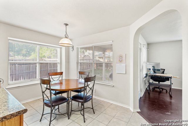 Image 11 of 22 For 7830 Beechnut Oak