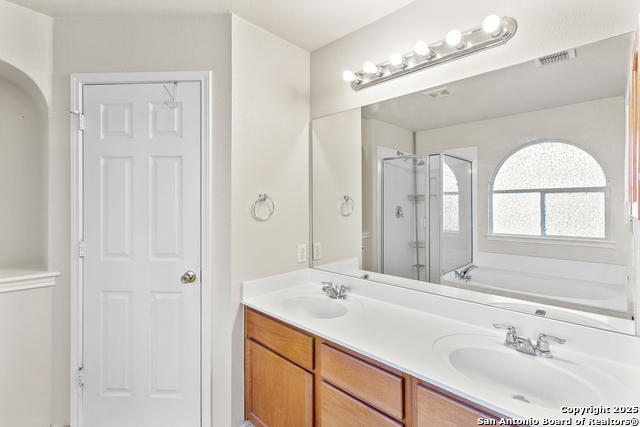 Image 14 of 22 For 7830 Beechnut Oak