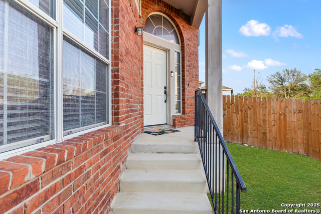 Image 3 of 22 For 7830 Beechnut Oak