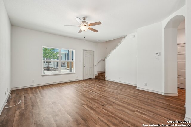 Listing photo id 8 for 2033 Silver Oaks 23