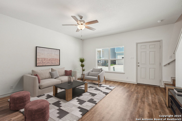 Listing photo id 9 for 2033 Silver Oaks 23