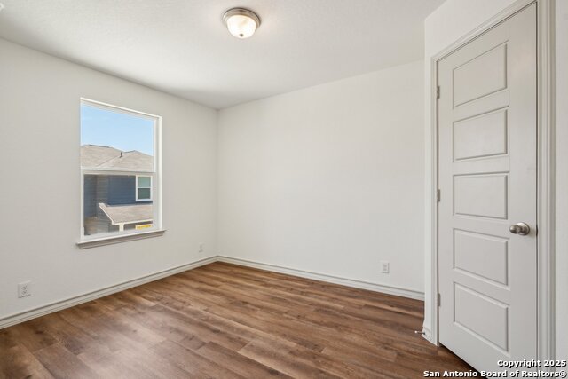 Listing photo id 23 for 2033 Silver Oaks 23
