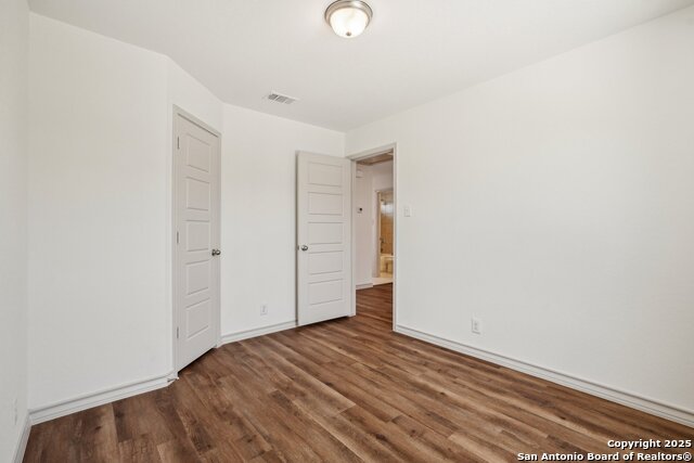 Listing photo id 24 for 2033 Silver Oaks 23