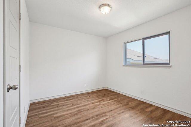Listing photo id 25 for 2033 Silver Oaks 23