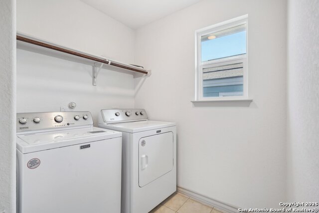 Listing photo id 27 for 2033 Silver Oaks 23