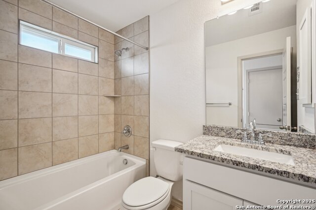 Listing photo id 28 for 2033 Silver Oaks 23
