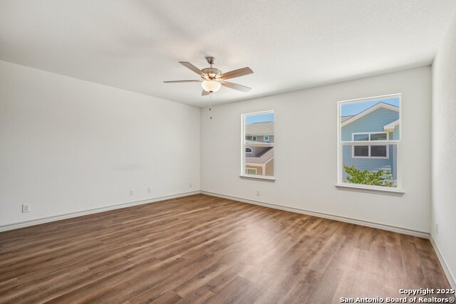 Listing photo id 30 for 2033 Silver Oaks 23